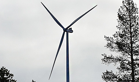 Bildet viser en vindmølle
